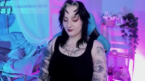 Snapshot of asheluck chatting on October 8, 10:40 pm AshleyAshe online show from October 8, 10:40 pm