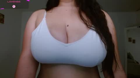 Snapshot of ashley33_ chatting on October 3, 9:12 pm Ashley online show from October 3, 9:12 pm