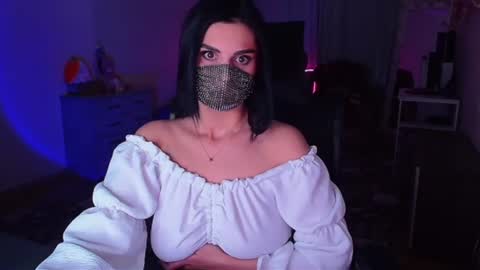   Yasmina   online show from December 6, 8:05 am