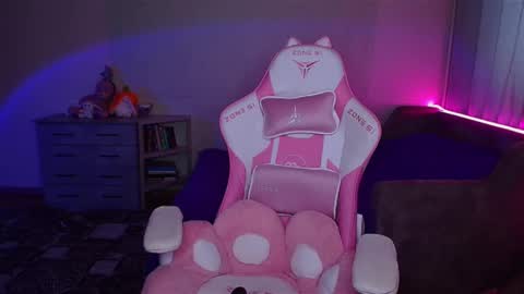   Yasmina   online show from February 22, 5:44 am