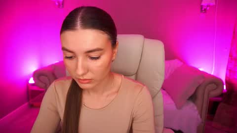 ashleybaee online show from October 27, 6:50 am