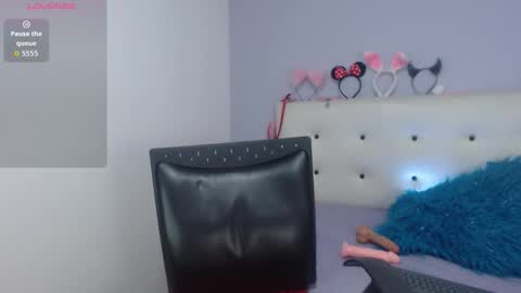 Snapshot of ashleyness chatting on November 29, 10:35 pm Ashley online show from November 29, 10:35 pm