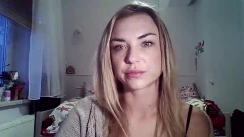 AshleyPerfect online show from December 16, 6:29 am