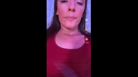 Snapshot of ashleyshyne69 chatting on October 30, 1:18 am Ashley online show from October 30, 1:18 am