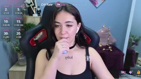 Snapshot of ashleyskott chatting on December 17, 11:17 am Ashley online show from December 17, 11:17 am