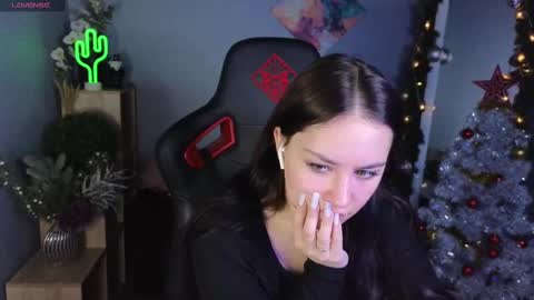 Snapshot of ashleyskott chatting on January 13, 7:43 am Ashley online show from January 13, 7:43 am