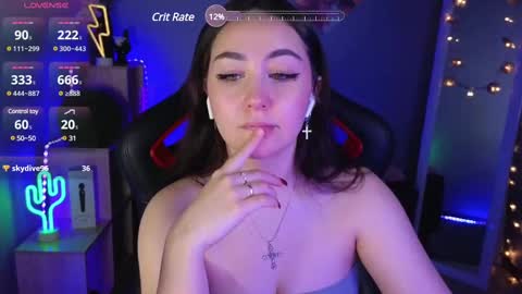 Snapshot of ashleyskott chatting on March 10, 10:26 am Ashley online show from March 10, 10:26 am