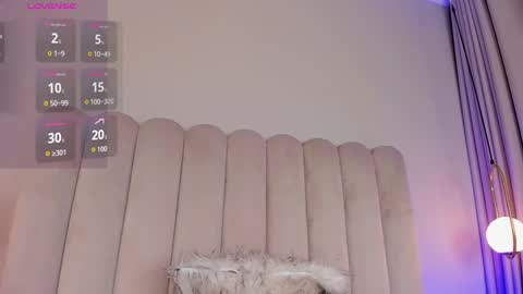 ashlye_white online show from October 19, 1:23 pm