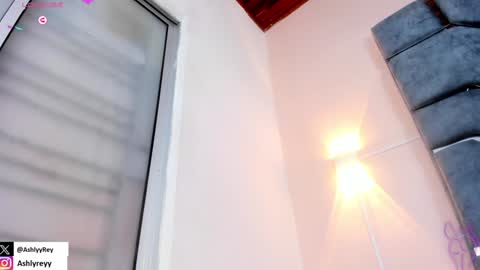 Ashly  online show from January 8, 9:55 pm