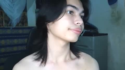 asian_babyboi online show from November 30, 1:04 pm