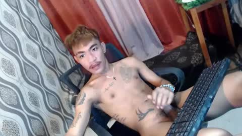 Snapshot of asian_kimxxx chatting on January 1, 8:45 am don online show from January 1, 8:45 am
