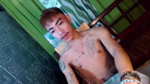 Snapshot of asian_kimxxx chatting on January 4, 12:05 am don online show from January 4, 12:05 am