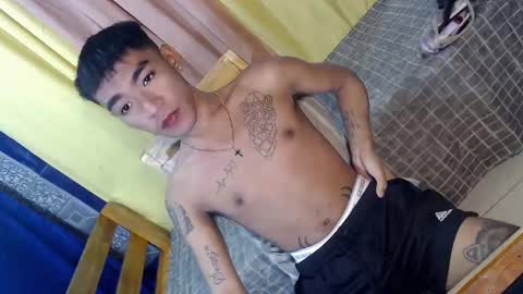 Snapshot of asian_kimxxx chatting on January 31, 10:42 am don online show from January 31, 10:42 am