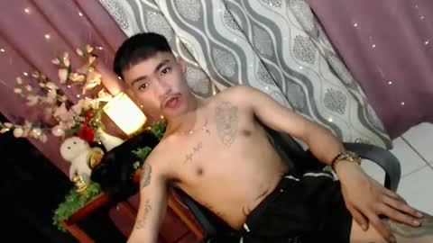 Snapshot of asian_kimxxx chatting on February 19, 7:39 am don online show from February 19, 7:39 am