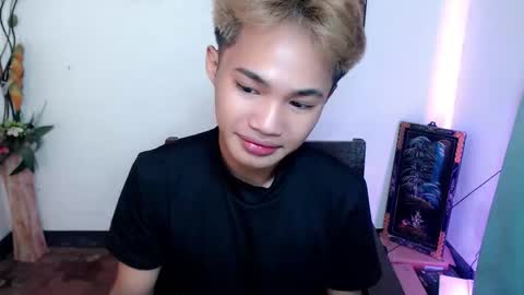 asian_lover05 online show from September 27, 5:51 pm