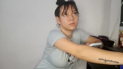 Snapshot of asian_sweet_damara chatting on October 13, 3:56 pm Damara Roland online show from October 13, 3:56 pm