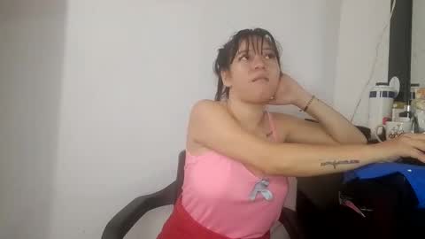 Snapshot of asian_sweet_damara chatting on October 24, 7:10 pm Damara Roland online show from October 24, 7:10 pm