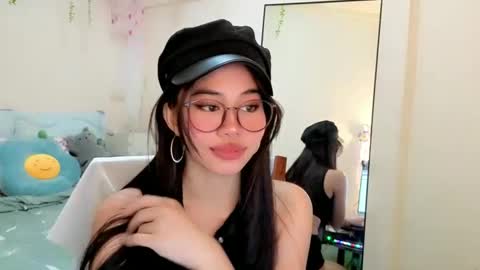 Snapshot of asianbabecandy chatting on December 16, 6:10 am candy online show from December 16, 6:10 am