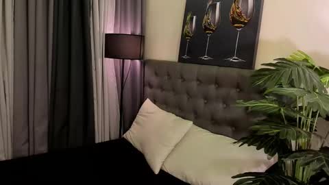 asianpetiteprincess online show from November 19, 6:52 pm