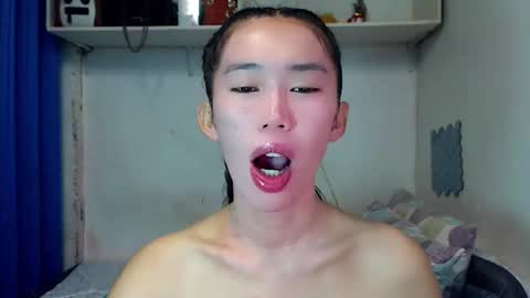 Snapshot of asianqt19 chatting on November 16, 10:04 pm J A D E online show from November 16, 10:04 pm