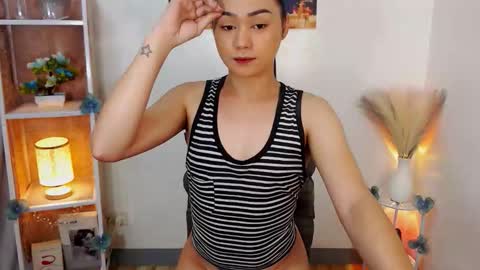 Snapshot of asiansexhunter chatting on October 19, 1:34 pm Ms. MONICA online show from October 19, 1:34 pm
