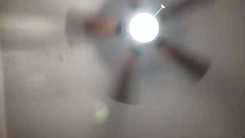 Snapshot of askme2shou chatting on November 5, 10:04 am askme2shou online show from November 5, 10:04 am