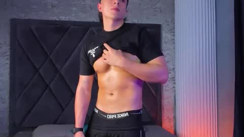 Snapshot of aslanfox_ chatting on December 19, 8:49 pm Aslan online show from December 19, 8:49 pm