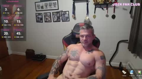 Snapshot of ass_chaser_1 chatting on September 17, 1:40 am Ass Chaser online show from September 17, 1:40 am