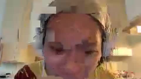 Snapshot of assert32 chatting on September 28, 11:43 pm Patty online show from September 28, 11:43 pm