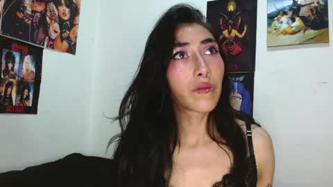 Asterothxznikki online show from December 17, 9:07 am