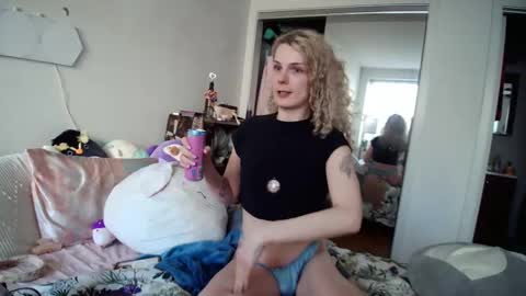 AstoriaLove online show from March 12, 9:13 pm