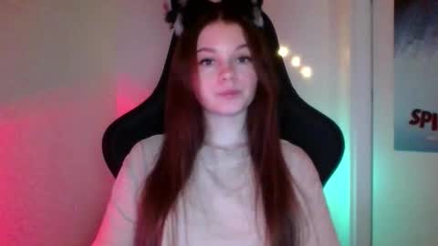 Snapshot of astradream_ chatting on November 6, 9:48 pm astradream_ online show from November 6, 9:48 pm