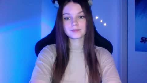 Snapshot of astradream_ chatting on December 16, 10:26 pm astradream_ online show from December 16, 10:26 pm