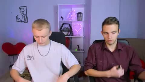 astren online show from November 17, 6:52 am