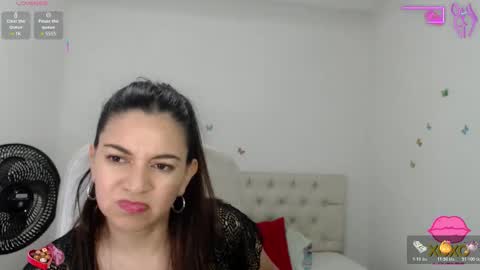 Snapshot of astrolover_ chatting on October 20, 2:12 am camila online show from October 20, 2:12 am