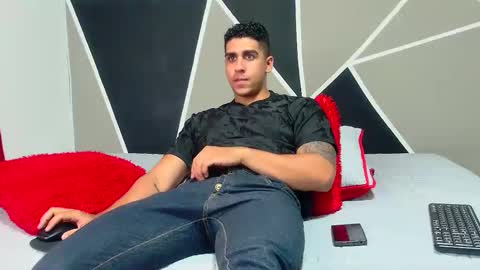 Astrom model independent online show from January 19, 1:32 am