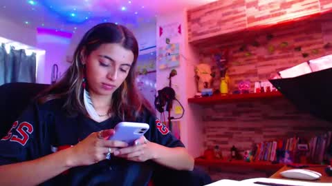 Atenea online show from March 3, 2:37 pm