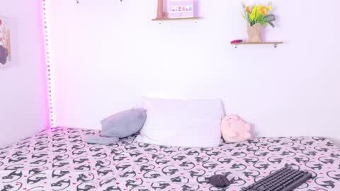 Snapshot of athena_makri05 chatting on January 17, 4:15 pm ATENEA MAKRI online show from January 17, 4:15 pm