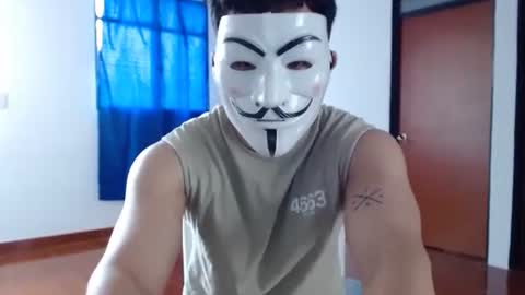 Robin online show from October 31, 5:36 pm