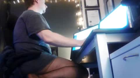 Snapshot of atlanticthunder chatting on October 19, 9:59 pm Rick online show from October 19, 9:59 pm