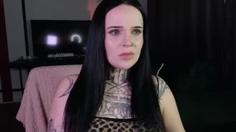 online every day between 10am-23pm online show from December 3, 4:42 am