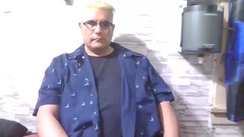 Snapshot of atr2424 chatting on February 1, 9:54 am A online show from February 1, 9:54 am