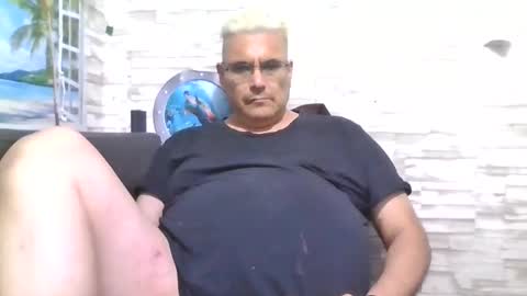 Snapshot of atr2424 chatting on November 17, 8:58 pm A online show from November 17, 8:58 pm