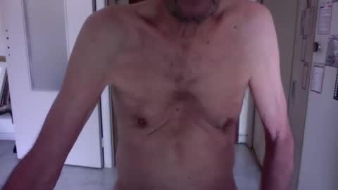 Snapshot of auguste061400 chatting on February 28, 9:25 am auguste061400 online show from February 28, 9:25 am