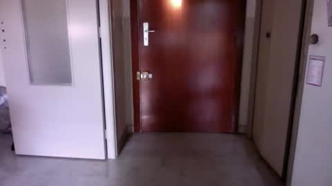 Snapshot of auguste061400 chatting on November 12, 9:21 am auguste061400 online show from November 12, 9:21 am