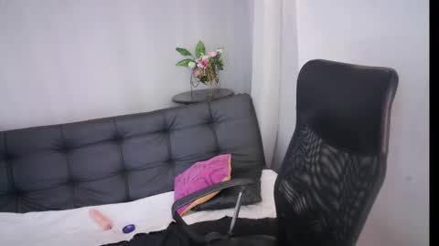 Snapshot of aurora_ath chatting on January 17, 7:19 am Aurora ath online show from January 17, 7:19 am