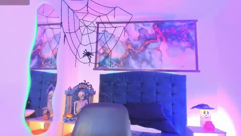 Aurora  online show from November 1, 4:36 am