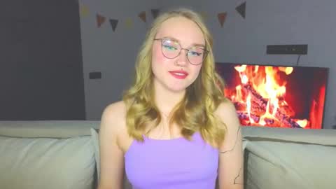 Kate online show from December 9, 3:44 pm