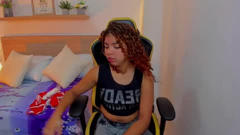 aurora_rodriguez online show from January 13, 12:13 pm