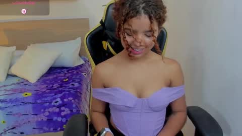 aurora_rodriguez online show from January 14, 3:15 pm